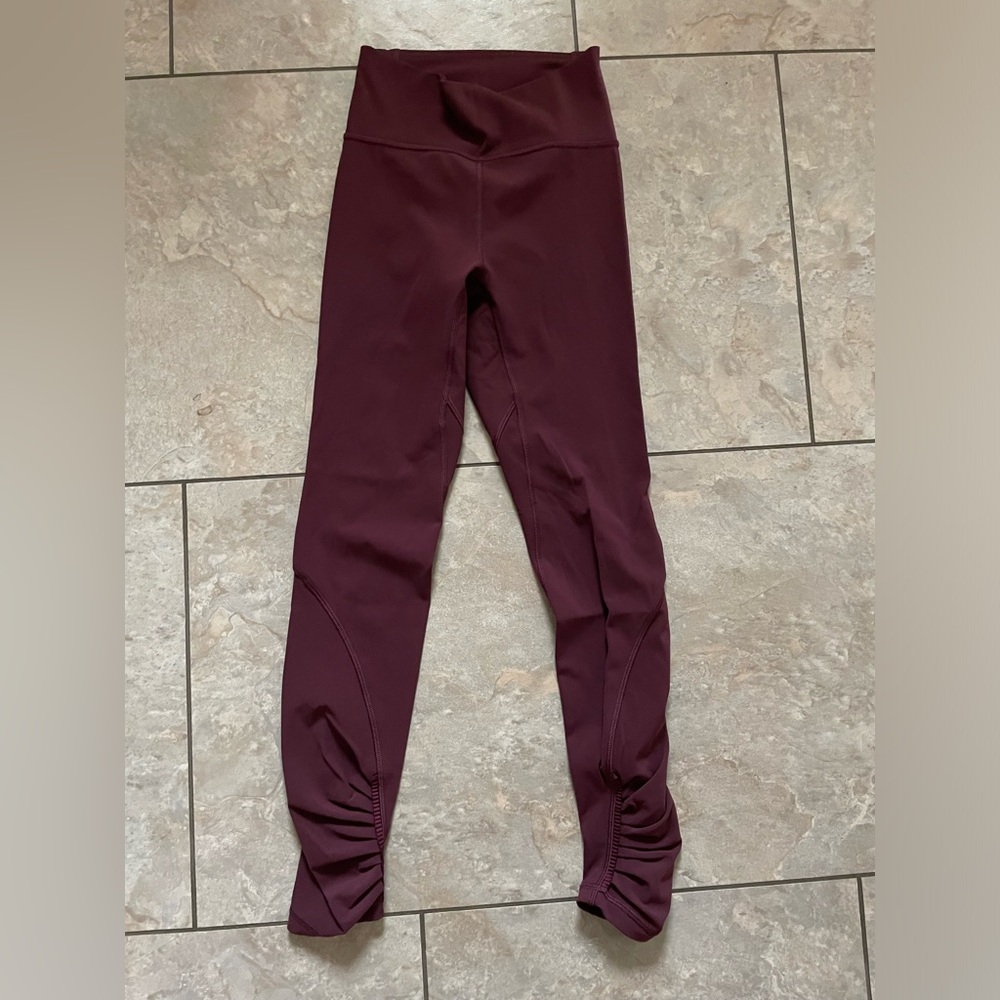 Lululemon Size 2 Redwood Play Off The Pleats Tights 25" Inseam Full-On Luxtreme